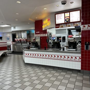 In-N-Out Burger - Interior - Burgers Near Me - Kettleman City, California In-N-Out Burger - Interior - Burgers Near Me - Kettleman City, California