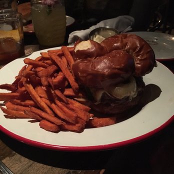 Huddy’s - Pretzel bun burger - Gastropubs Near Me - Redondo Beach, California Huddy’s - Pretzel bun burger - Gastropubs Near Me - Redondo Beach, California