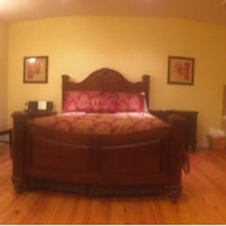 Skagit Family Health Clinic - One of the rooms in the Mount Vernon Birth Center