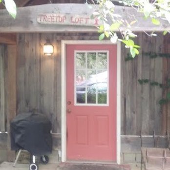 Robinwood Inn - The front door of the treetop - Hotels Near Me - Nashville, Indiana