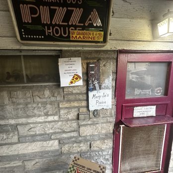 Mary Jo's Pizzeria - Mary Jo's - Pizza Near Me - Turtle Creek, Pennsylvania