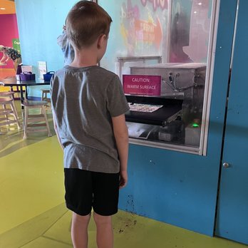 Crayola Experience - Drying area for water colors - Amusement Parks Near Me - Orlando, Florida