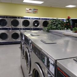 Sunrise Laundry - Well-lit, clean, and spacious