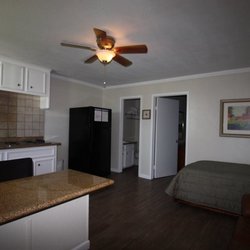 Mandolin Pier Apartments