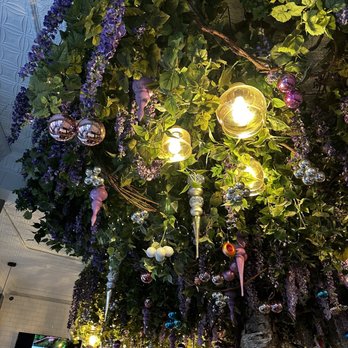 Sugar Tree Cafe - Decor - Cafes Near Me - Nutley, New Jersey