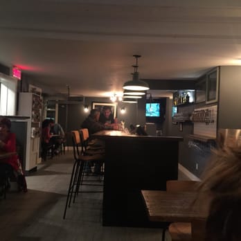 À l'Abordage Microbrasserie - View of inside - Brewpubs Near Me - Sutton, Quebec À l'Abordage Microbrasserie - View of inside - Brewpubs Near Me - Sutton, Quebec