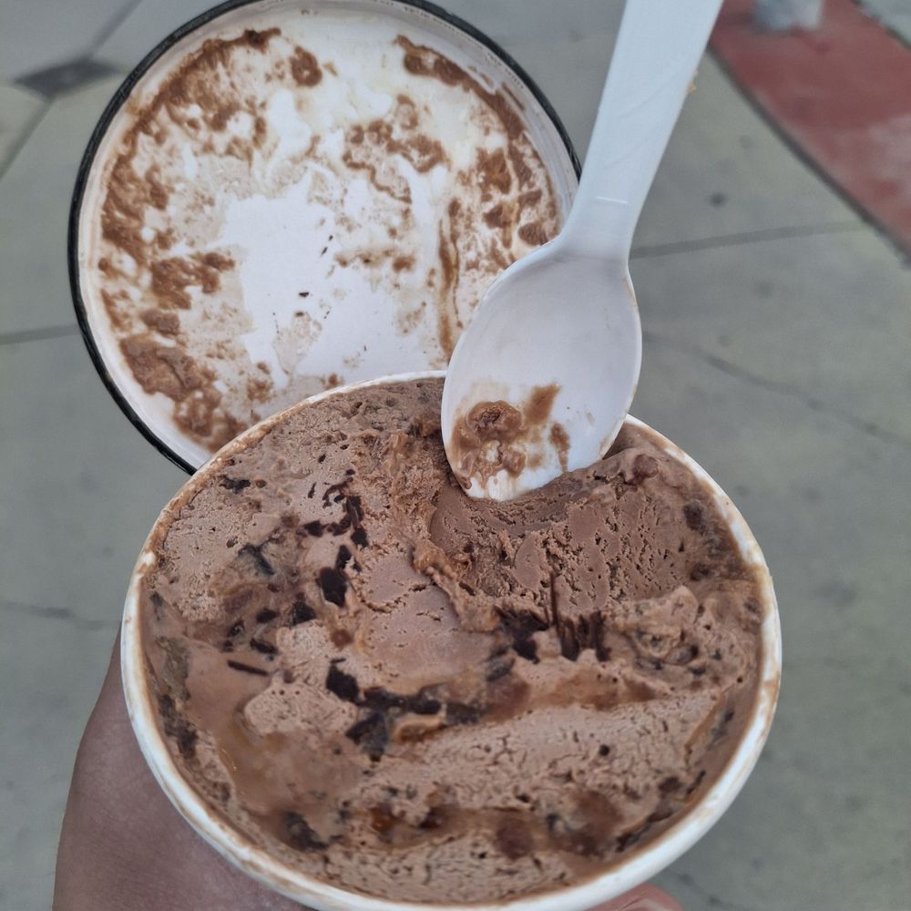 Perfect Pint - Double chocolate raspberry! I wish they open a location in santa clarita! - Ice Cream & Frozen Yogurt Near Me - Orange, California