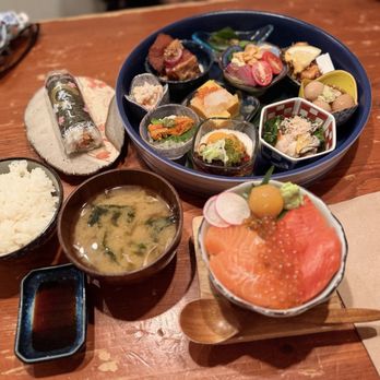 Takenaka Uni Bar - Loved the salmon bowl and handroll - Seafood Near Me - Vancouver, British Columbia Takenaka Uni Bar - Loved the salmon bowl and handroll - Seafood Near Me - Vancouver, British Columbia