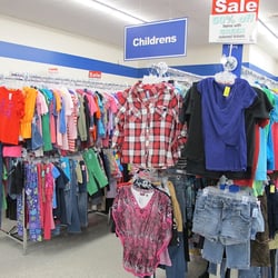 Goodwill Henrietta - Jefferson Plaza - Clothes well organized by color, but sizes were all mixed up.