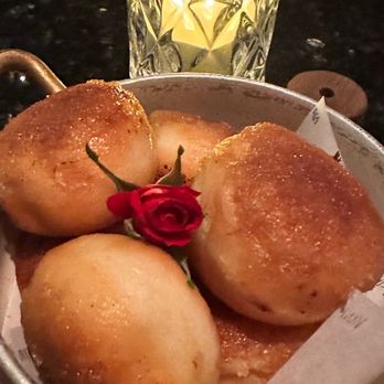 Vanderpump A Paris - Incredible crème brûlée beignets! - French Near Me - Las Vegas, Nevada Vanderpump A Paris - Incredible crème brûlée beignets! - French Near Me - Las Vegas, Nevada
