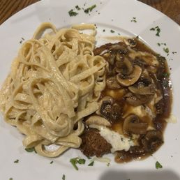 Veal montalbano with fettuccine Alfredo Veal montalbano with fettuccine Alfredo