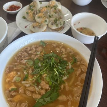 Dong Ba Hue Restaurant - Bánh canh tôm cua, bánh ram ít - Vietnamese Near Me - Houston, Texas