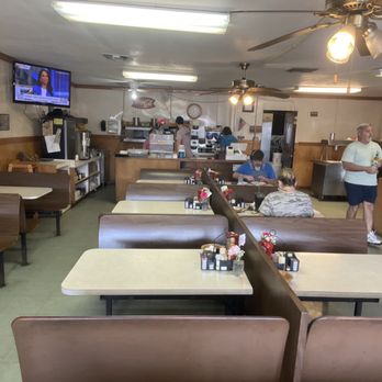 Rainbow Restaurant & Catering - Dining room. - American Near Me - Mascotte, Florida Rainbow Restaurant & Catering - Dining room. - American Near Me - Mascotte, Florida