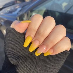 Lady Nails - Ombré yellow nails.