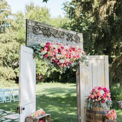 Floral Expressions and Gifts