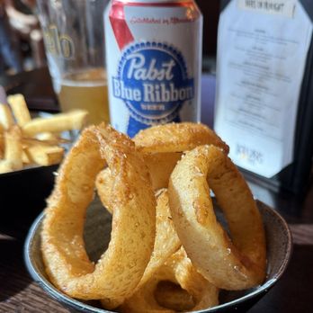 Boulder’s Bar & Grill - Golden brown onion rings with very tender onions! - Salad Near Me - High Point, North Carolina