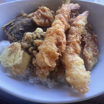 Bui Sushi - Sushi Bars Near Me - Malibu, California