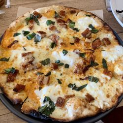 Sole Restaurant - Vodka Sauce Pizza (burrata, Parmesan, crispy chicken)