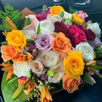 Andres Aguilar Designs - Mixed large - Florists Near Me - Miami, Florida Andres Aguilar Designs - Mixed large - Florists Near Me - Miami, Florida