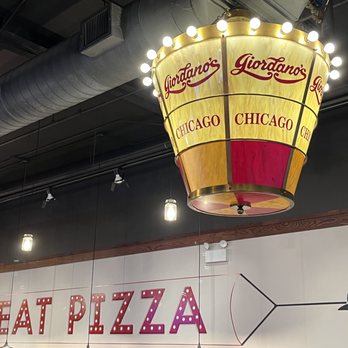 Giordano's - Pizza Near Me - Chicago, Illinois