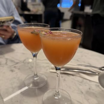 United Polaris - Airport Lounges Near Me - Los Angeles, California United Polaris - Airport Lounges Near Me - Los Angeles, California