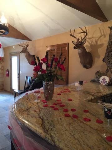 Thompson Hunting Lodge Logo