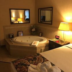 Skaneateles Suites & Boutique Hotel - Jacuzzi suite!