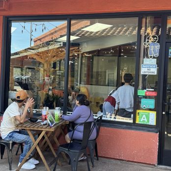 Meow Tea - View from the outside - Bubble Tea Near Me - West Covina, California Meow Tea - View from the outside - Bubble Tea Near Me - West Covina, California