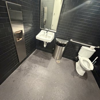 Parkside Cafe - Only one restroom in the entire restaurant and it was super dirty - American Near Me - Stinson Beach, California Parkside Cafe - Only one restroom in the entire restaurant and it was super dirty - American Near Me - Stinson Beach, California