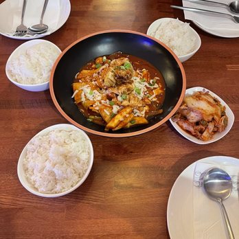 CM Chicken - Waukegan - Kimchi, white rice, tteokbokk - Chicken Shop Near Me - Waukegan, Illinois CM Chicken - Waukegan - Kimchi, white rice, tteokbokk - Chicken Shop Near Me - Waukegan, Illinois