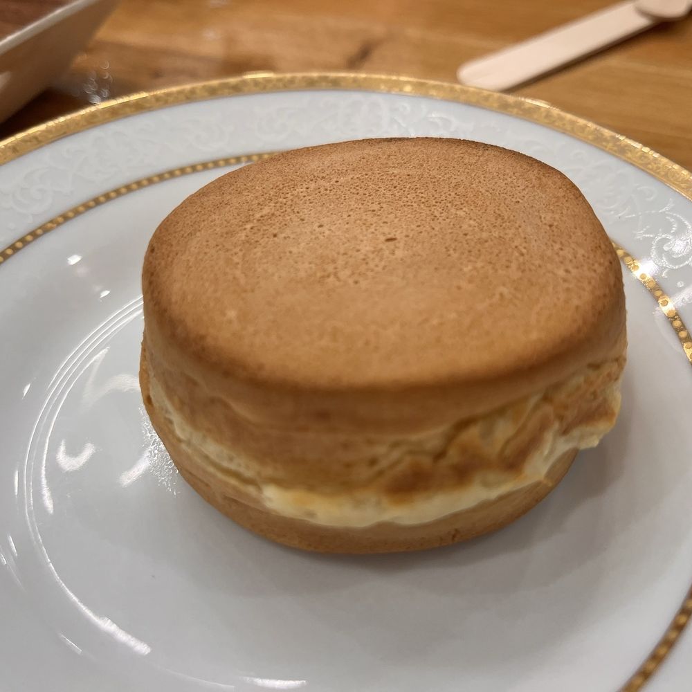 Wheel cake with custard Wheel cake with custard
