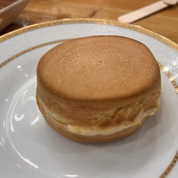 Babatang Robson - Wheel cake with custard - Desserts Near Me - Vancouver, British Columbia