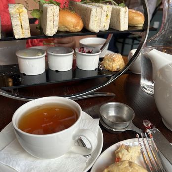 Browns - Covent Garden - Wine Bars Near Me - London, XGL Browns - Covent Garden - Wine Bars Near Me - London, XGL