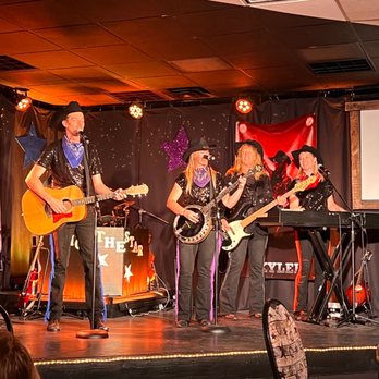 Firelight Barn Dinner Theater - Grayden the Great & his sidekicks - Dinner Theater Near Me - Henderson, Nevada