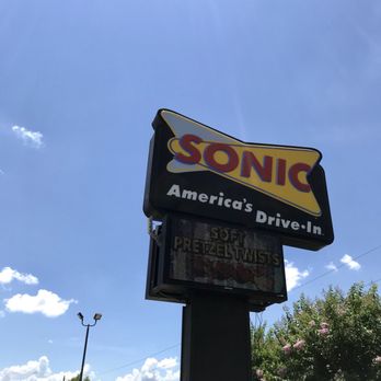 Sonic Drive-In - Fast Food Near Me - Hempstead, Texas