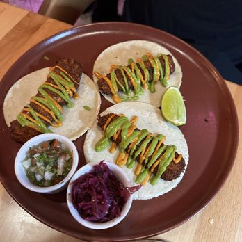 Tacos del Cartel - West Palm Beach - Mahi Tacos toppings on the side - Mexican Near Me - West Palm Beach, Florida