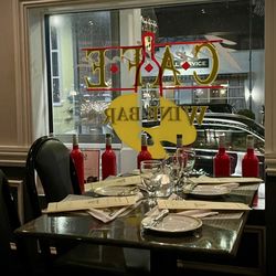 Freelance Cafe & Wine Bar - Cozy window table