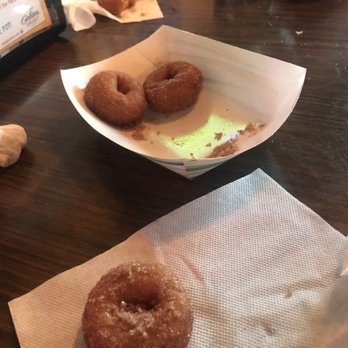 Sandy's Tavern - Pubs Near Me - Richfield, Minnesota