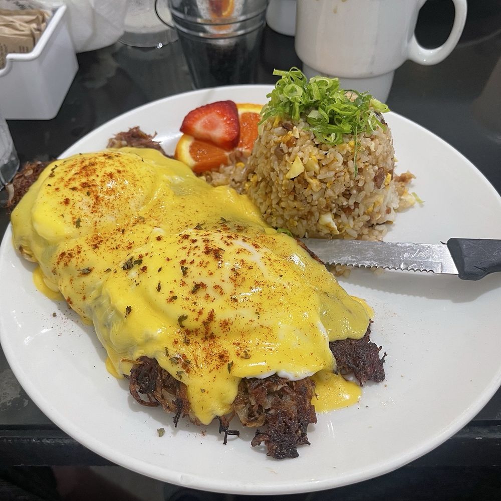 Sweet E's Cafe - Eggs Benedict / w corn beef hash and fried rice - Cafes Near Me - Honolulu, Hawaii Sweet E's Cafe - Eggs Benedict / w corn beef hash and fried rice - Cafes Near Me - Honolulu, Hawaii