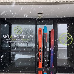 Ski & Boot Lab - Front window