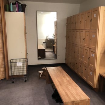 The Bar Method - Locker room - Barre Classes Near Me - Walnut Creek, California The Bar Method - Locker room - Barre Classes Near Me - Walnut Creek, California