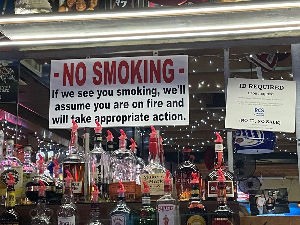 Pinto's Lounge Image