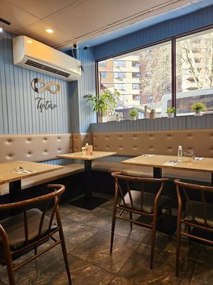 Tiptara : Thai Food by null