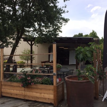 Consumnes River Farm - outside sitting area - Wine Tasting Room Near Me - Thornton, California
