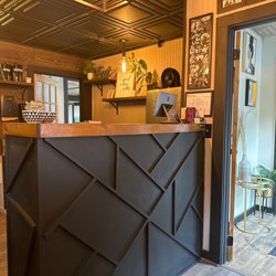 Toppin' CT - Front counter