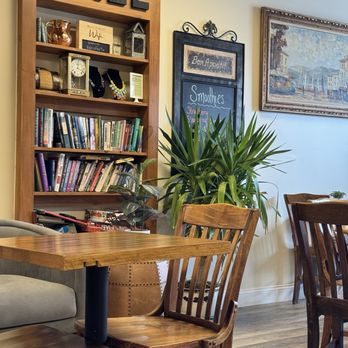 Vale Coffee Shoppe - Books and games - Coffee & Tea Near Me - River Vale, New Jersey