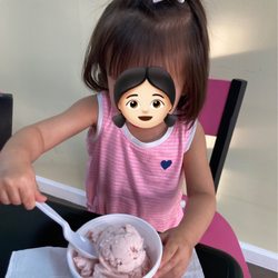 Sweet Scoops - One scoop of strawberry