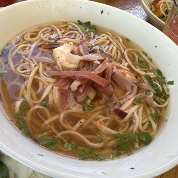 Star Noodle - Spicy and sour noodle soup that is lacking flavor - Asian Fusion Near Me - Lahaina, Hawaii Star Noodle - Spicy and sour noodle soup that is lacking flavor - Asian Fusion Near Me - Lahaina, Hawaii