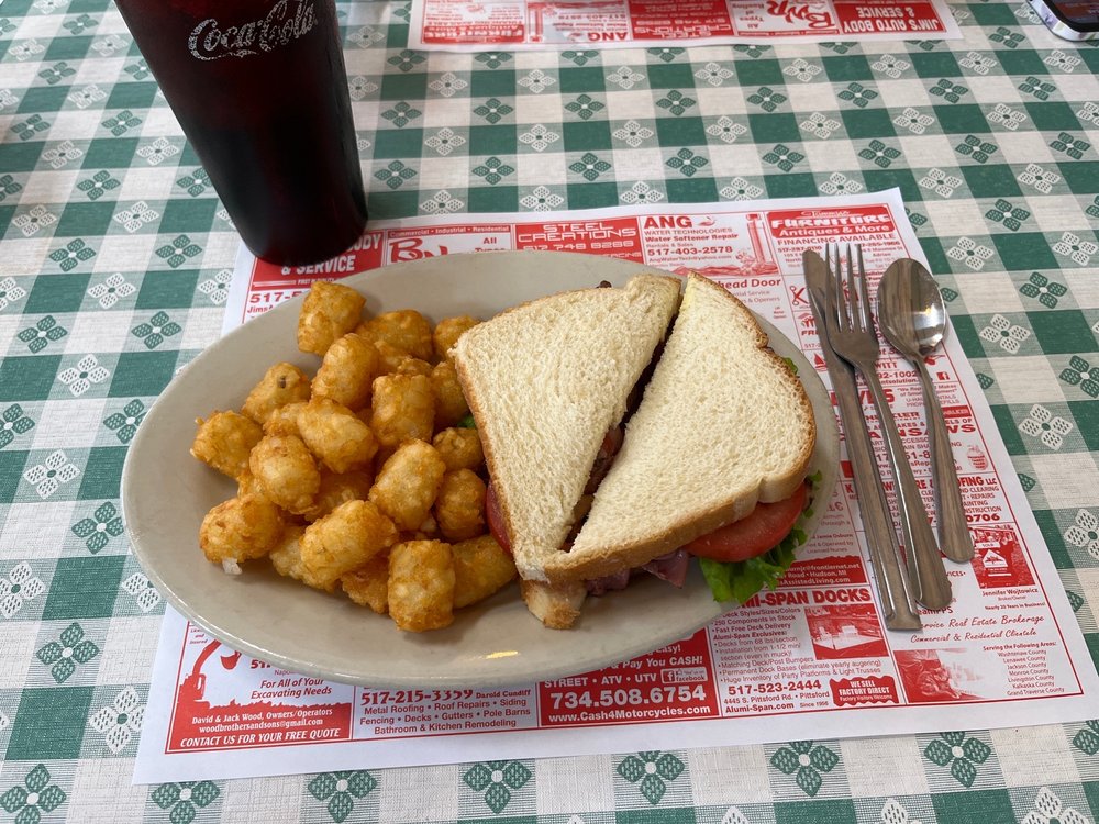 SHUGAR CREEK RESTAURANT Updated September 2024 25 Photos 104 S