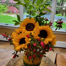 Stop & Shop - I made this flower vase as a Cinco De Mayo gift for  friend Martha. She will love it!